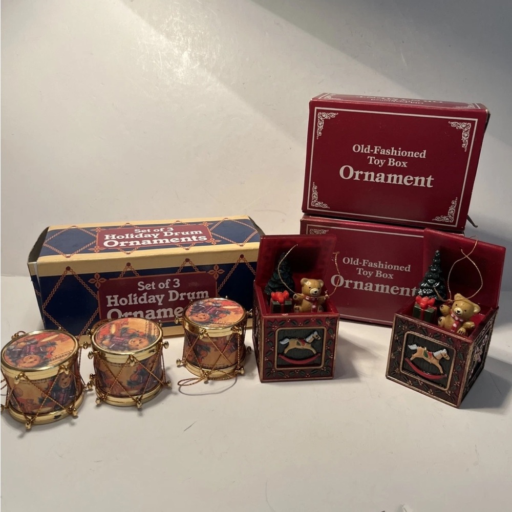 VINTAGE GIFTCO Lot Christmas Hanging Ornaments-3 Drums 2 Old Fashioned Toy Box.